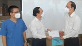 Phó Bí thư Thành ủy TPHCM Nguyễn Hồ Hải thăm lực lượng y bác sĩ tuyến đầu chống dịch 