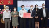 TPHCM tiếp nhận 10.000 máy đo huyết áp trị giá 8 tỷ đồng