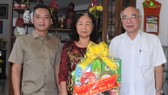 Trưởng Ban Tuyên giáo Thành ủy TPHCM Phan Nguyễn Như Khuê thăm, chúc Tết Nhâm Dần gia đình đồng chí Lâm Chí Việt