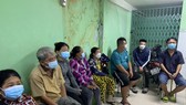 Nhóm đối tượng tại cơ quan công an. Ảnh: CHÍ THẠCH