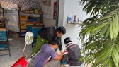 Thượng úy Công an khống chế bắt giữ kẻ cướp cầm dao giữa ban ngày