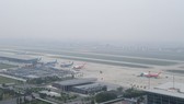 Sân bay Nội Bài bị sương mù bao phủ