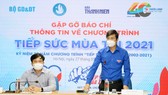 Đại diện Trung ương Hội Sinh viên Việt Nam giới thiệu chương trình "Tiếp sức mùa thi 2021"