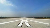 Một đường băng sân bay Tân Sơn Nhất sau khi được cải tạo nâng cấp