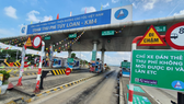 Trạm thu phí trên cao tốc La Sơn - Túy Loan