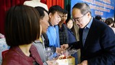 Đồng chí Nguyễn Thiện Nhân thăm và tặng quà tại tỉnh Bắc Kạn nhân dịp Xuân Canh Tý