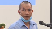 Bị cáo Lê Đình Chức chắp tay, cúi đầu xin lỗi gia đình bị hại