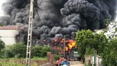 Hà Nội: Cháy xưởng sản xuất chăn ga khiến 3 mẹ con tử vong