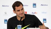 Roger Federer trong buổi họp báo trước giải