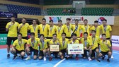 CLB Sài Gòn của HLV Trung “Núi” và trợ lí Tuấn Anh giành hạng 3 tại Cúp QG 2017