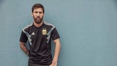 Messi trong mẫu áo sân khách mới của tuyển Argentina