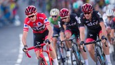 Chris Froome (trái) ở Vuelta 2017