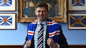 Steven Gerrard: Trở thành HLV Rangers, đấu với thầy cũ Rodgers
