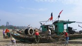 Ngư dân Thanh Hóa, Nghệ An vào mùa cá trích muộn