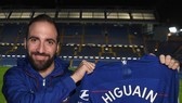 Higuain sẽ mặc áo số 9 tại Chelsea
