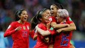 Niềm vui của tuyển nữ Mỹ sau khi hủy diệt tuyển nữ Thái Lan