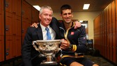 Djokovic rất thân thiết với GĐĐH Tiley