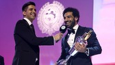 Mo Salah nhận giải thưởng Cầu thủ xuất sắc nhất của PFA.