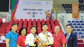 Thanh Thủy và em trai Hoàng Thành cùng giành HCV tại SEA Games 31. Ảnh: THANH THỦY