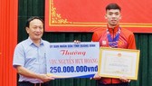 Nguyễn Huy Hoàng là VĐV được thưởng cao nhờ kết quả thi đấu SEA Games 31. Ảnh: HOÀNG PHÚC