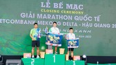 Hoàng Nguyên Thanh đã có thêm tấm huy chương vô địch giải marathon tại Hậu Giang trong năm nay. Ảnh: H.N.THANH