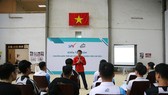 HLV Trương Minh Sang tiếp tục là giảng viên của lớp tập huấn HLV môn roller. Ảnh: roller VN