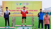 Lê Quốc Huy của điền kinh Quảng Nam đã là nhà vô địch trẻ 400m rào nam năm nay. Ảnh: HIZO THAI