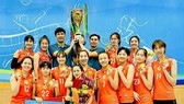 Đội bóng nữ Hóa chất Đức Giang HN có ngôi vô địch đầu tiên tại Cát Bà. Ảnh: L.L