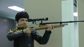 Xạ thủ Đặng Hồng Hà chỉ có được tấm HCĐ cá nhân bài bắn 10m súng trường hơi di động tiêu chuẩn nữ tại Đại hội thể thao toàn quốc năm nay. Ảnh: VŨ SINH