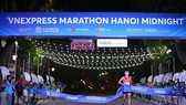 Nhà vô địch chạy đêm Hà Nội 2022 cự ly 42km Vũ Đình Tuân. Ảnh: L.THỎA 