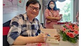 Nhà văn Nguyễn Nhật Ánh trở lại thế giới loài vật với “Ra bờ suối ngắm hoa kèn hồng”