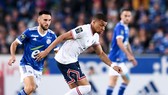 Mbappe tỏa sáng nhưng PSG vẫn mất điểm trước Strasbourg