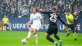 Guendouzi không thể giúp Marseille thoát thua trên sân Frankfurt