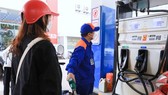Petrol prices down by VND600 per liters after seven hikes