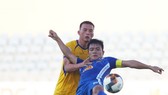 Đinh Thanh Trung và các đồng đội hướng mục tiêu thăng hạng V-League 2022. Ảnh: Viết Định