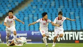 U23 Việt Nam chỉ còn 10 cầu thủ đủ sức khỏe thi đấu sau buổi xét nghiệm vào sáng 25-2
