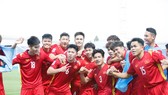 Niềm vui của các cầu thủ Việt Nam sau khi cầm chân các nhà ĐKVĐ Hàn Quốc