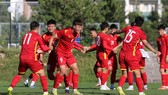 U23 Việt Nam thoải mái trên sân tập chiều 4-6