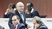 Bầu cử chủ tịch FIFA: Cuộc chiến của S. Blatter và phần còn lại