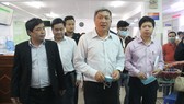 Ông Nguyễn Trường Sơn, Thứ trưởng Bộ Y tế từng buổi làm việc với các lãnh đạo Sở Y tế Đà Nẵng về vấn đề phòng chống dịch Covid-19