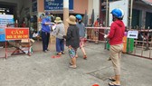 Đà Nẵng: Ngày đầu đi chợ bằng thẻ theo ngày chẵn lẻ