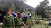 Công an xã Hoà Bắc xuống địa bàn thu thập dữ liệu dân cư
