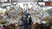 Lượng khách đến tham quan, mua sắm tại chợ Hàn tăng mạnh trong dịp lễ này