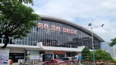 Ga Đà Nẵng hiện nằm đường Hải Phòng (quận Hải Châu, TP Đà Nẵng) và sẽ di dời về phía Tây TP trong tương lai