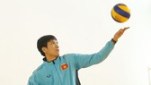 Cựu thủ quân đội tuyển quốc gia Nguyễn Hữu Hà rất nhiệt tình với phong trào bóng chuyền.
