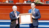 Chủ tịch Hội Doanh nhân trẻ Việt Nam Đặng Hồng Anh  nhận Huân chương Lao động hạng ba
