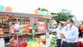 Phiên chợ hàng Việt về nông thôn tại An Giang 