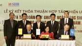 Đại diện lãnh đạo Tập đoàn T&T Group, Ngân hàng SHB và Vietnam Airlines ký thỏa thuận hợp tác chiến lược