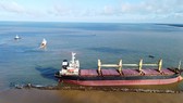 Quảng Trị: Khẩn trương hút toàn bộ dầu ra khỏi tàu hàng 28.000 tấn