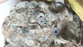 Thi công kè sông phát hiện 27kg tiền cổ ngàn năm tuổi